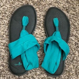 Sanuk Yoga Sling Sandals. Size 8